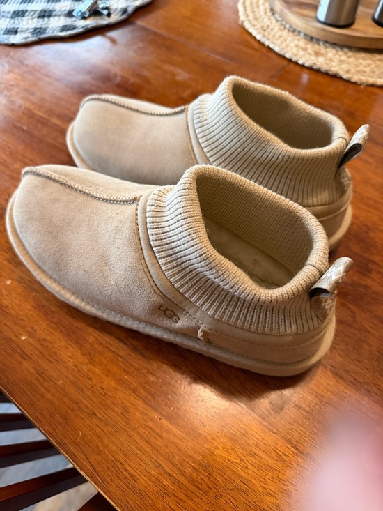 UGG Shoes - UGG Tan Knit-Cuff Slip-On Shearling Mules Girls Sz 6 Ladies Sz 7.5.    Box39